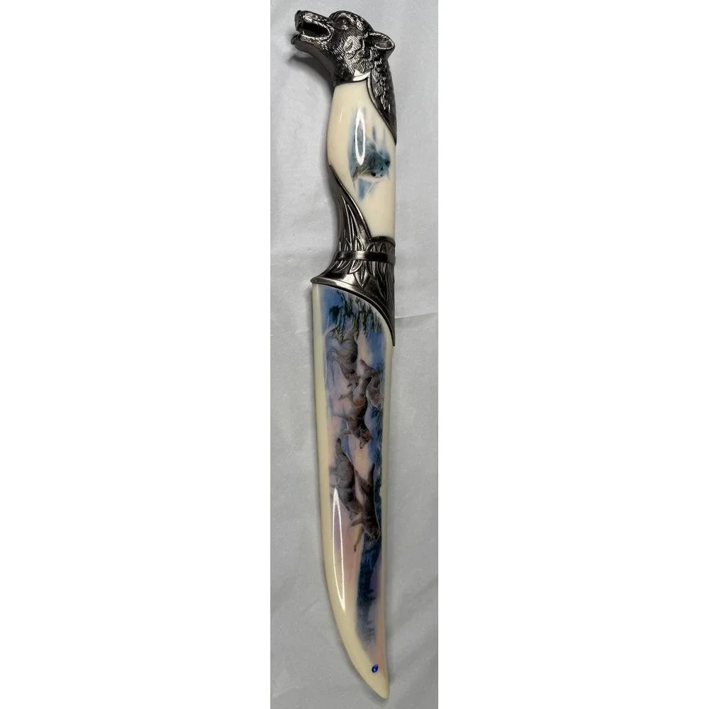 Wolf Pack Decorative Collector Knife with Wolf Head Pommel & Winter Scene Sheath